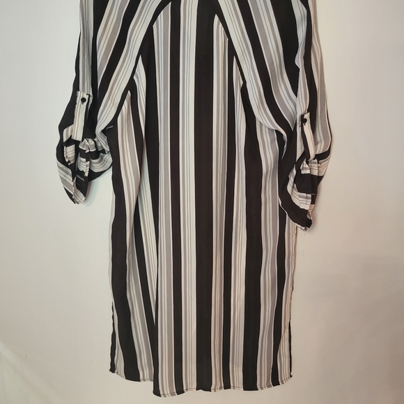 Olive and Oak Anthropology Long Blouse Button Up Shirt Black and Grey St… - Picture 7 of 10